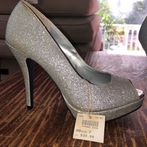 Silver sparkly heels size 7